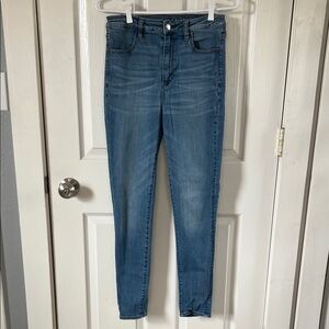 American Eagle Outfitters Medium Wash High Rise Stretchy Skinny Jeans Size 8 Reg